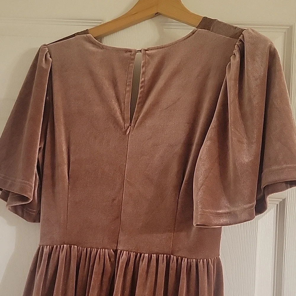 Velvet  Dress With Lace - Picture 5 of 7